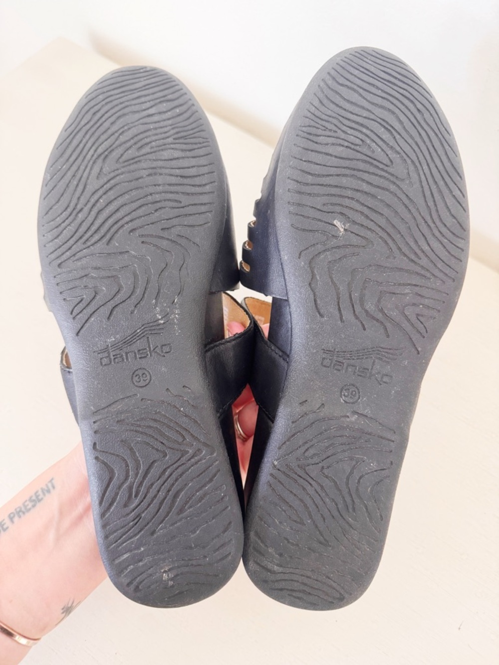 Dansko Leilani Black Woven Leather Slide Mules size 39 - Picture 3 of 3